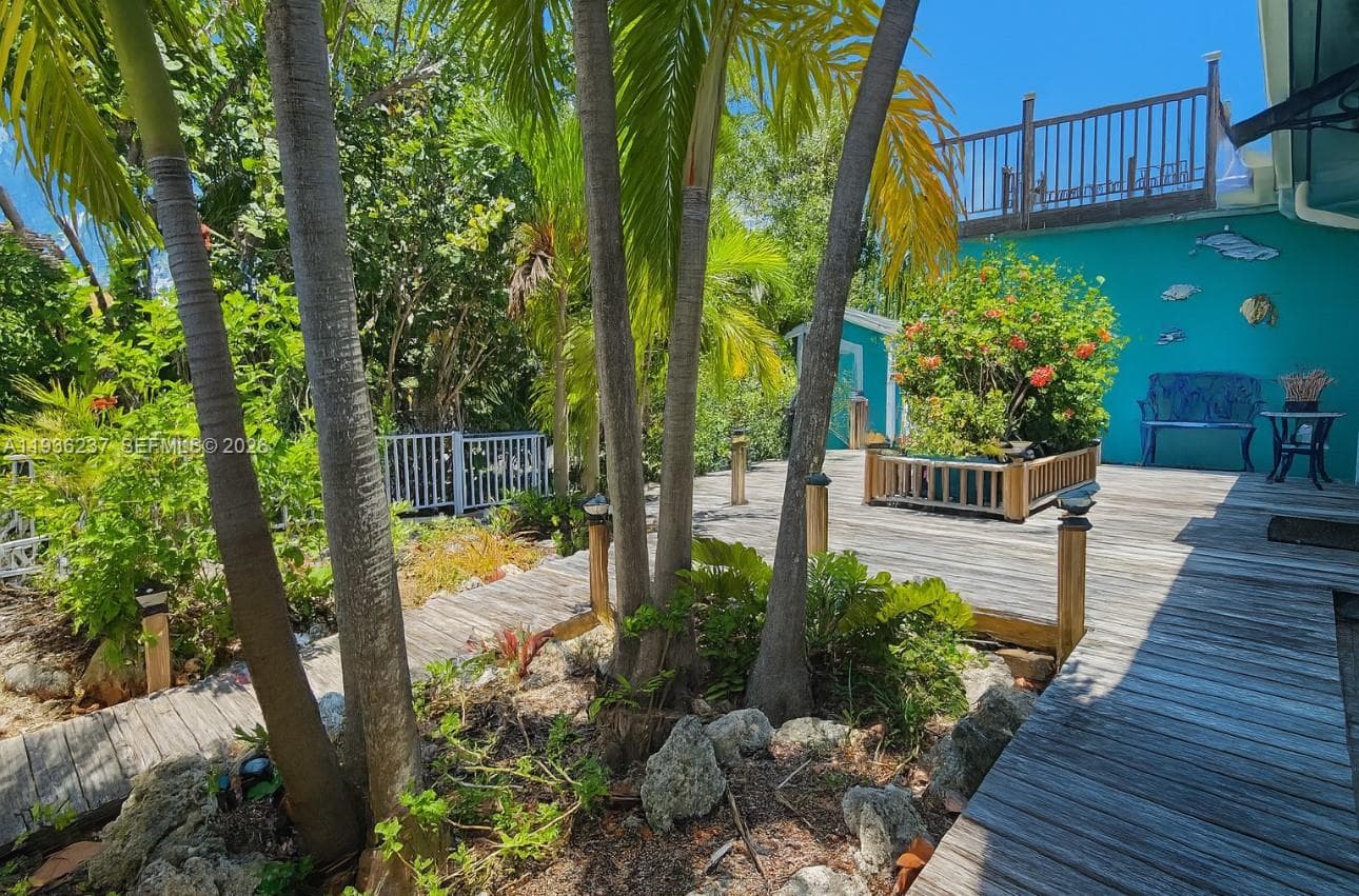 715 Caribbean Dr E 3