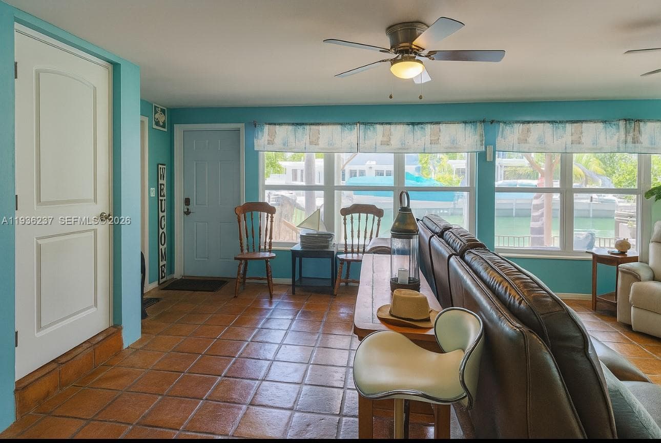 715 Caribbean Dr E photo 10