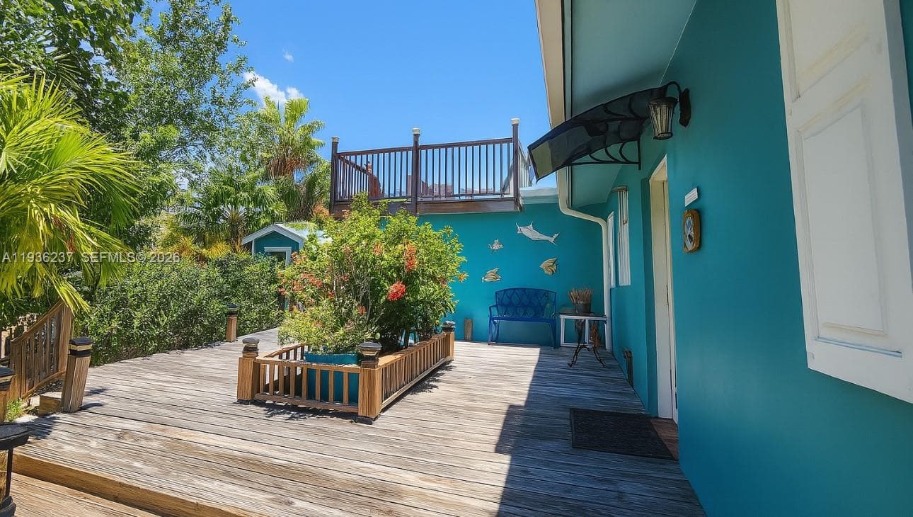 715 Caribbean Dr E photo 14