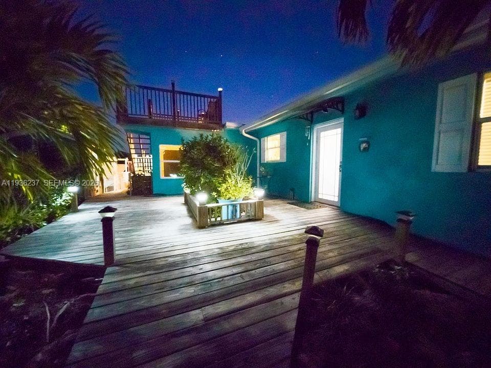 715 Caribbean Dr E photo 18