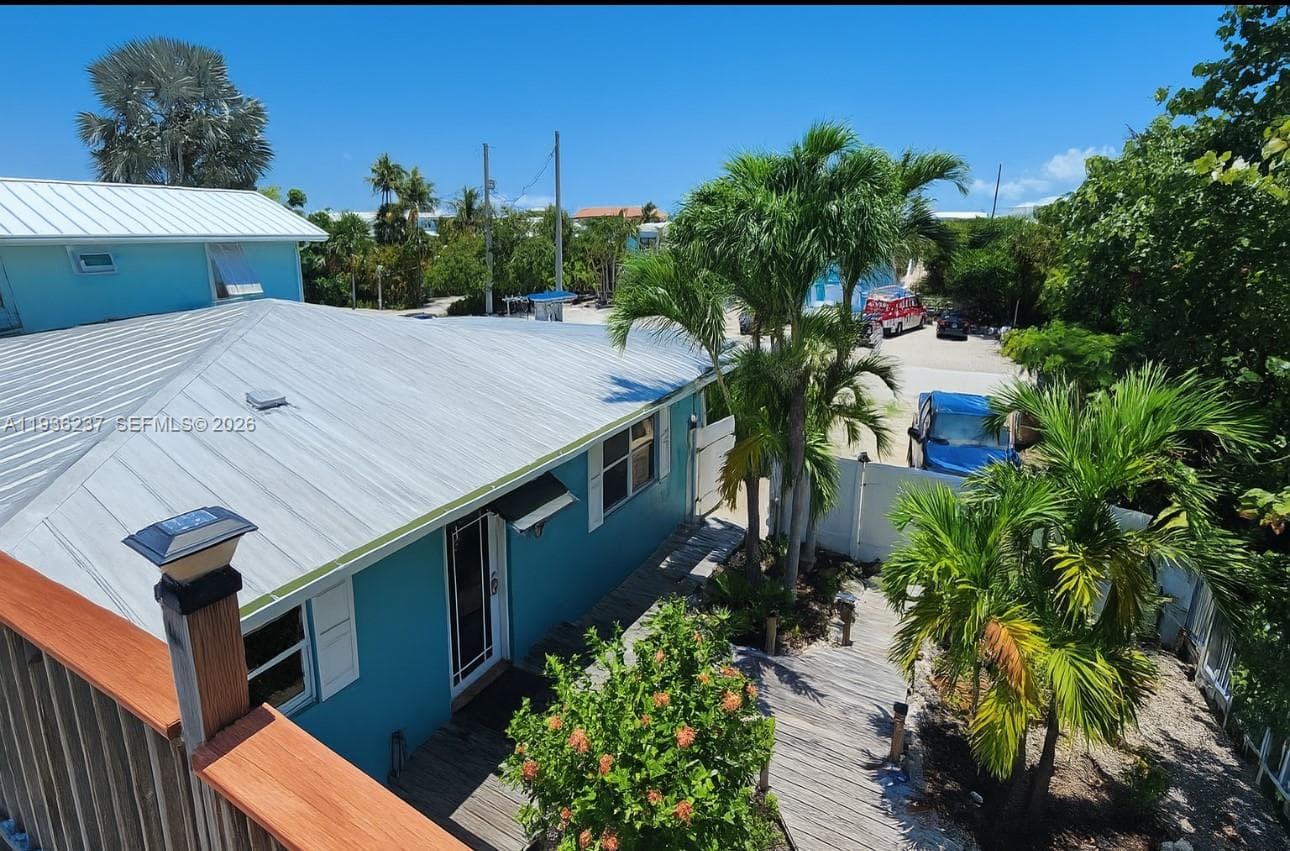 715 Caribbean Dr E photo 19