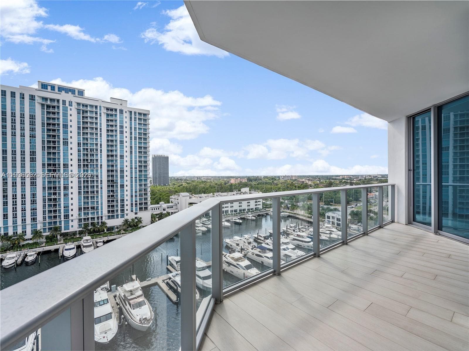 17301 Biscayne Blvd 1105 photo 3