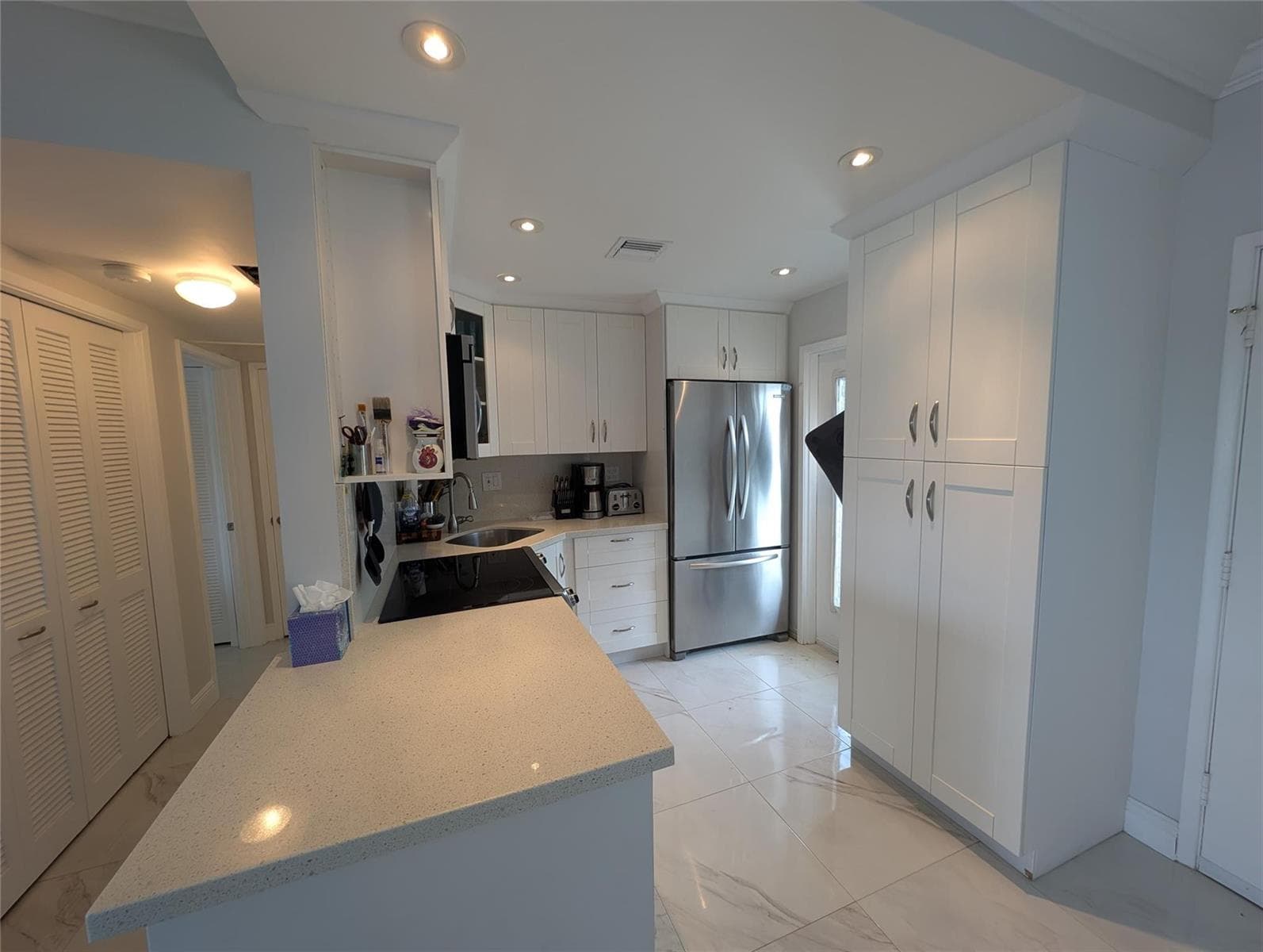 3209 S Ocean Drive #4E 3