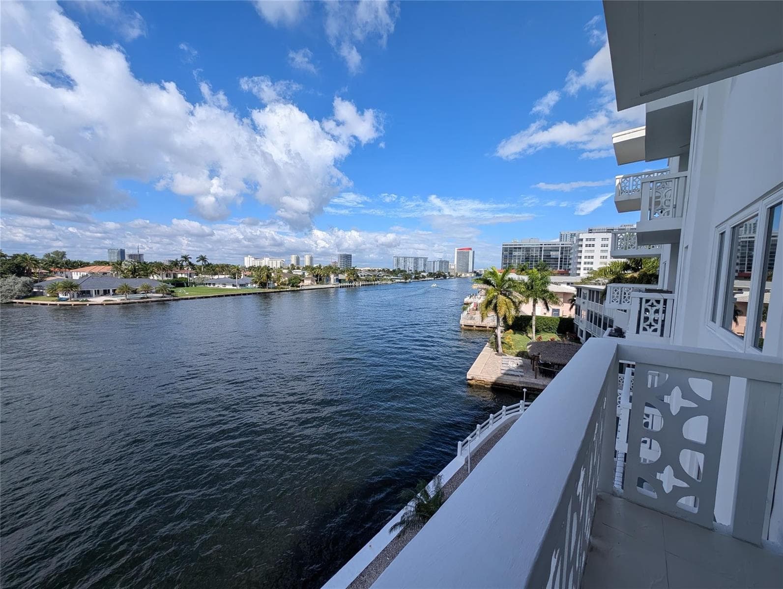 3209 S Ocean Drive #4E 1