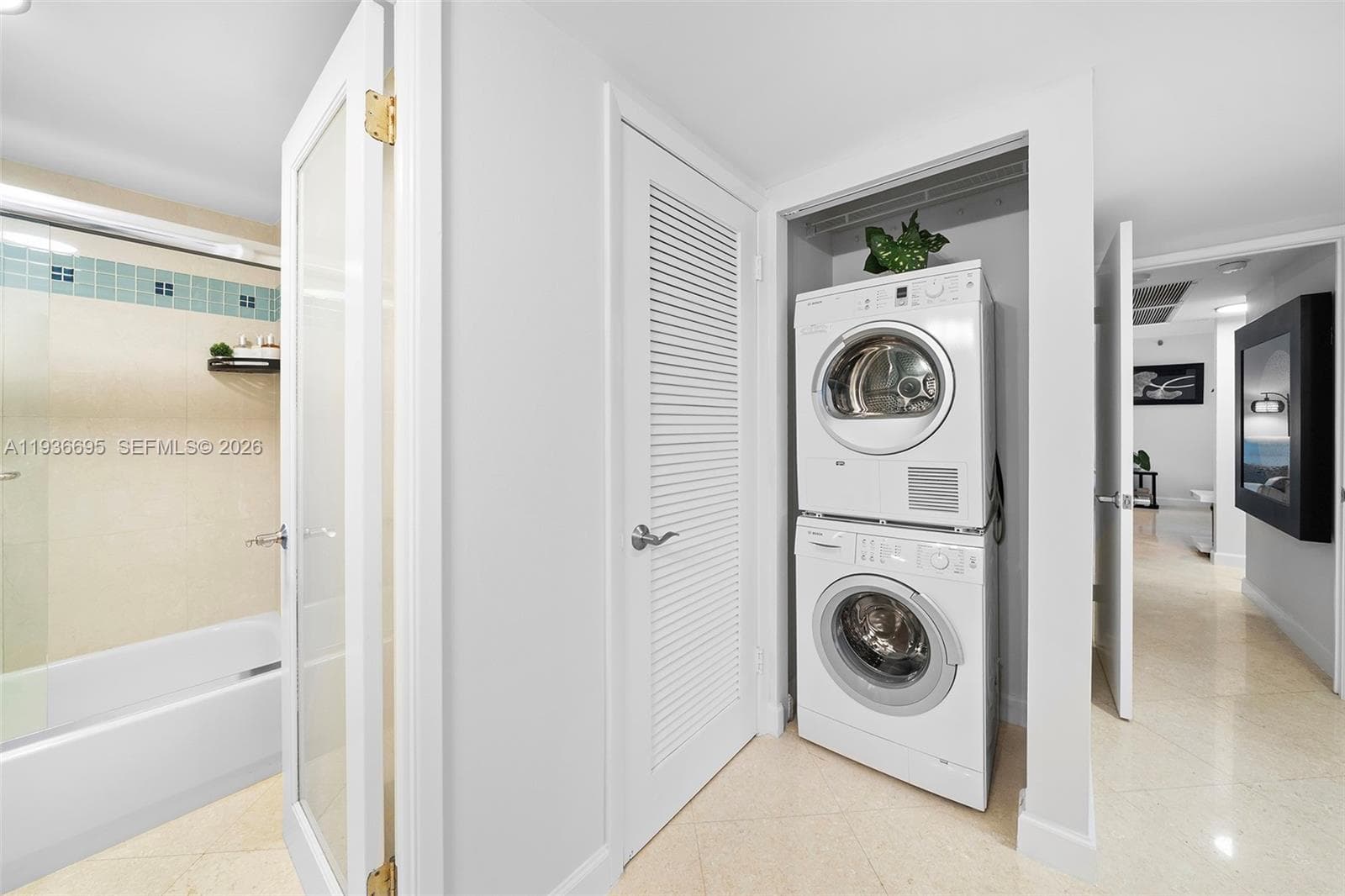 2301 Collins Ave 408 photo 12