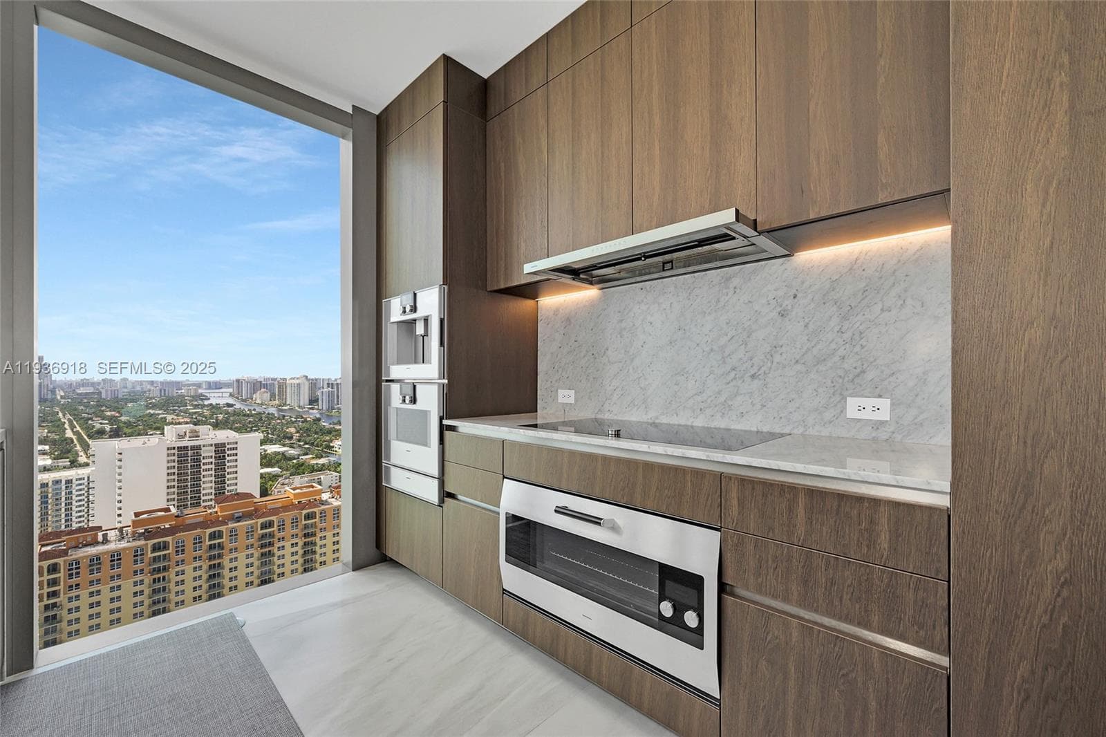 2000 S Ocean Dr 30B photo 4