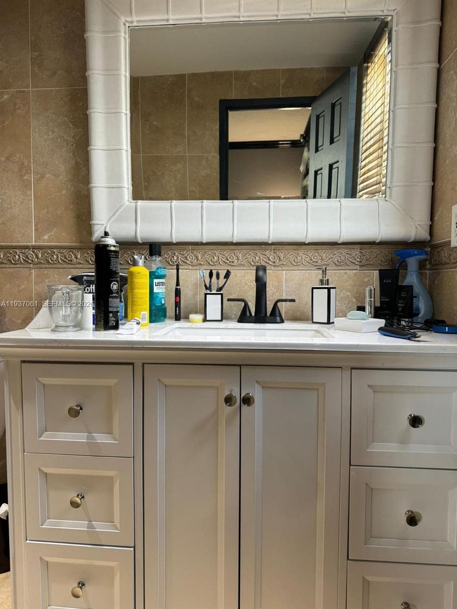 3801 S Ocean Dr 4P photo 12