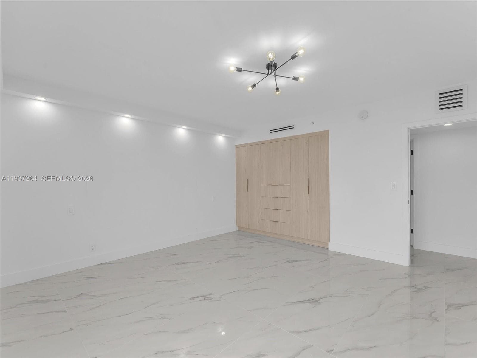 19707 Turnberry way 25D photo 15