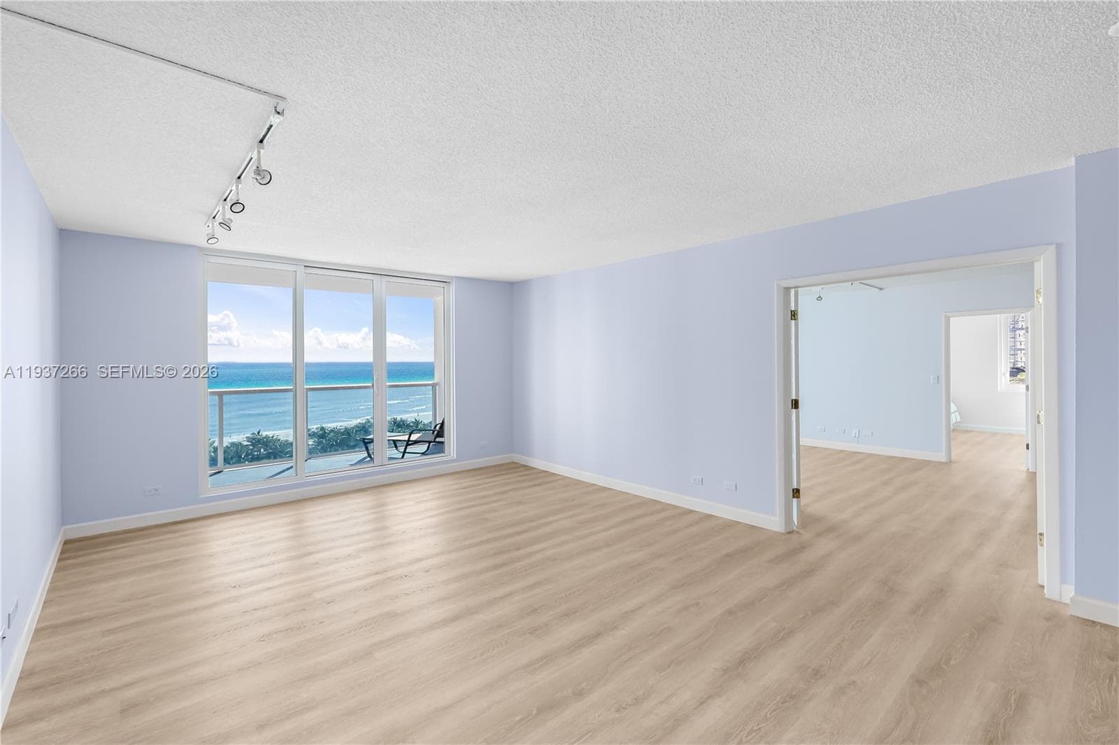 2301 Collins Ave 3
