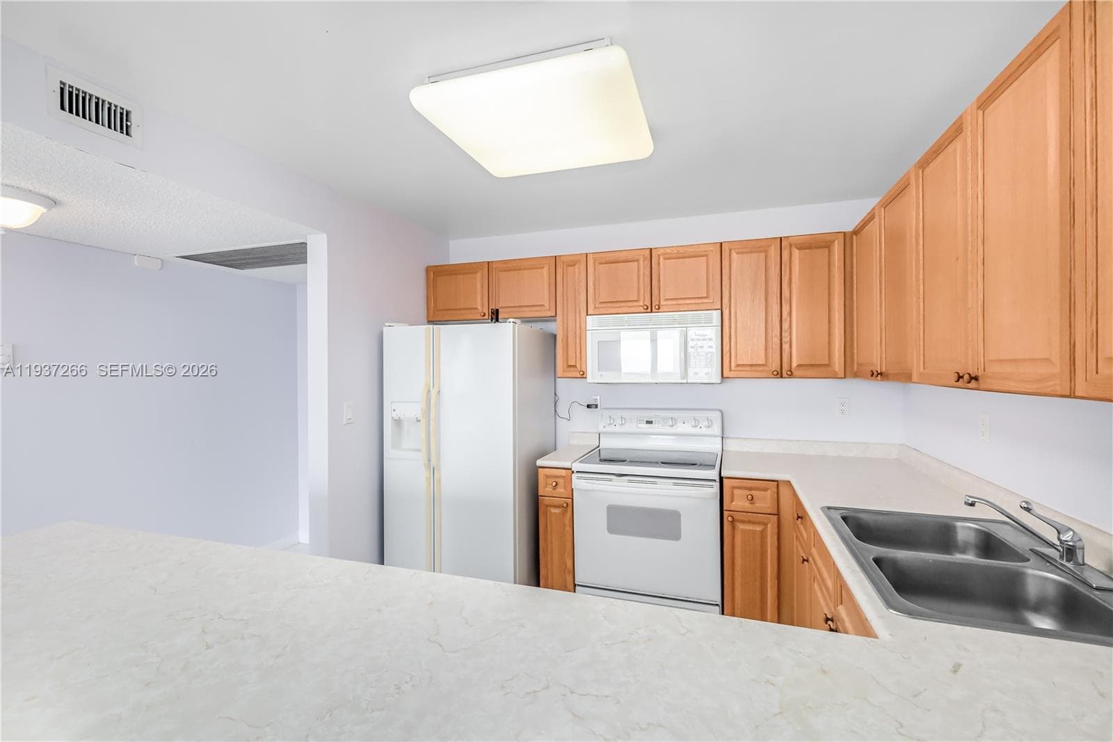 2301 Collins Ave 1038/1039 photo 11