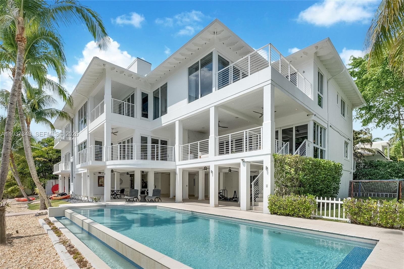 3835 Carole Ct 3