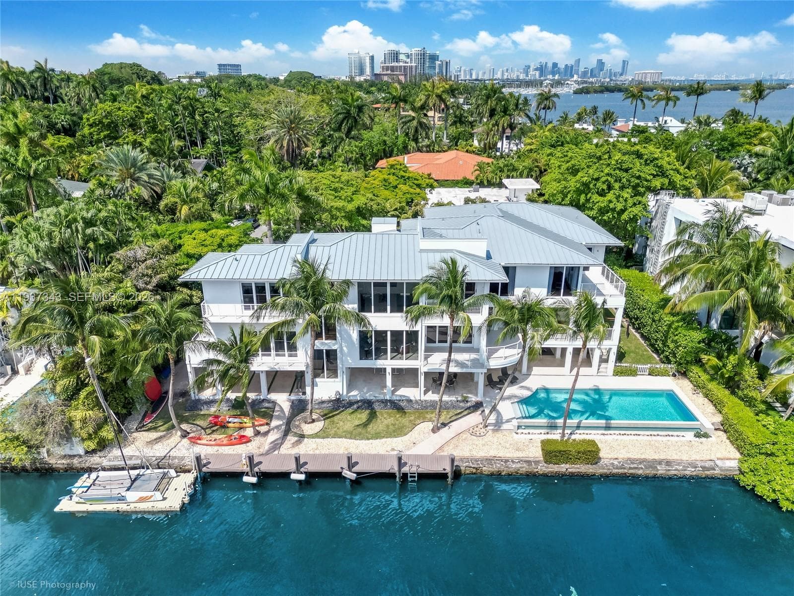 3835 Carole Ct 1