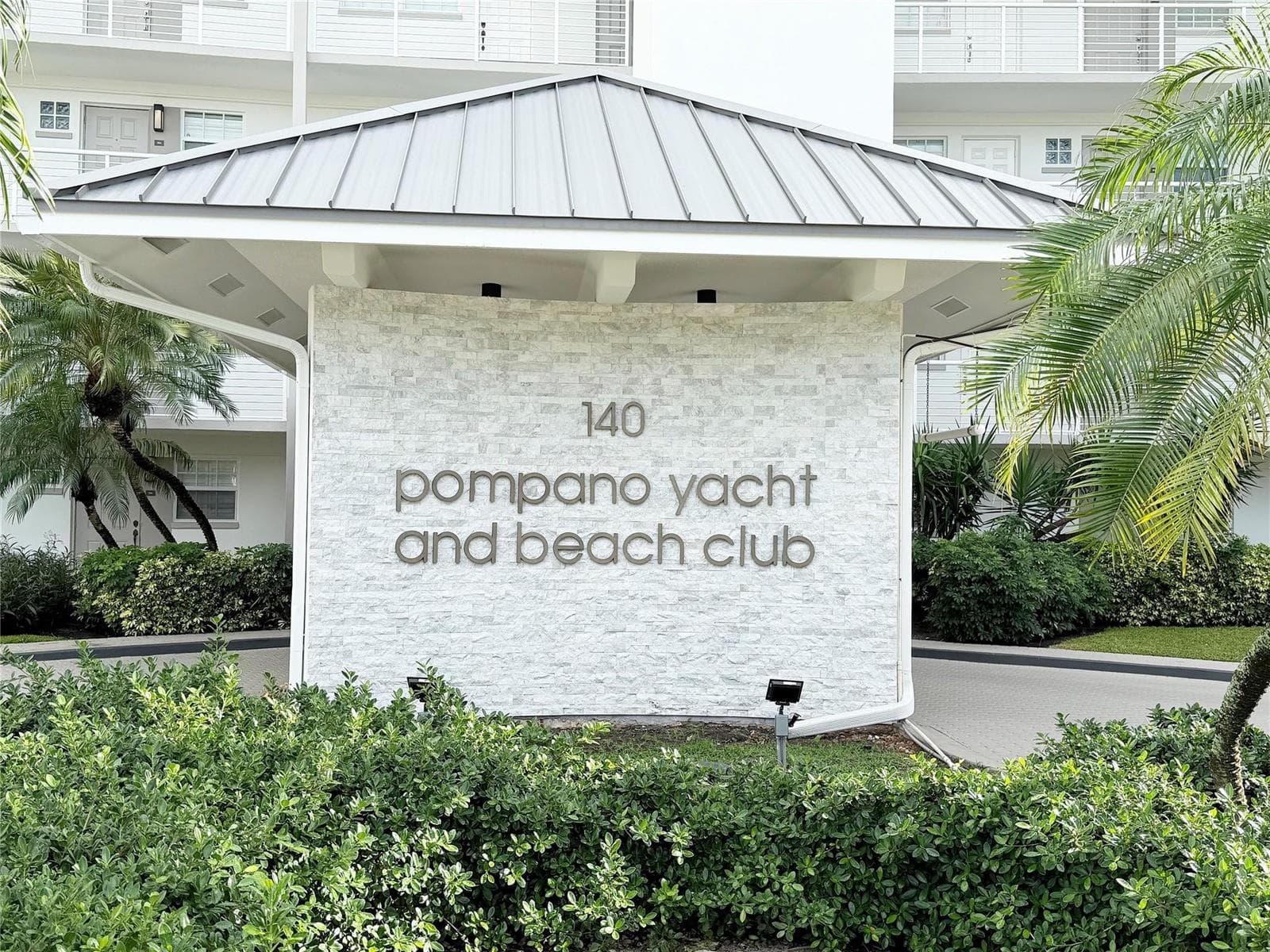 140 NE 28th Avenue #406 4