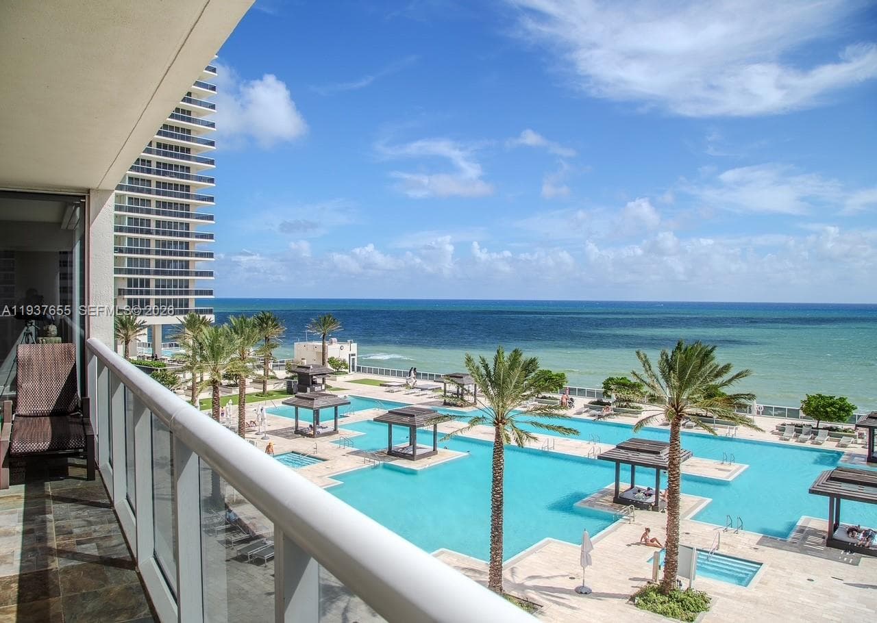 1850 Ocean Dr 1