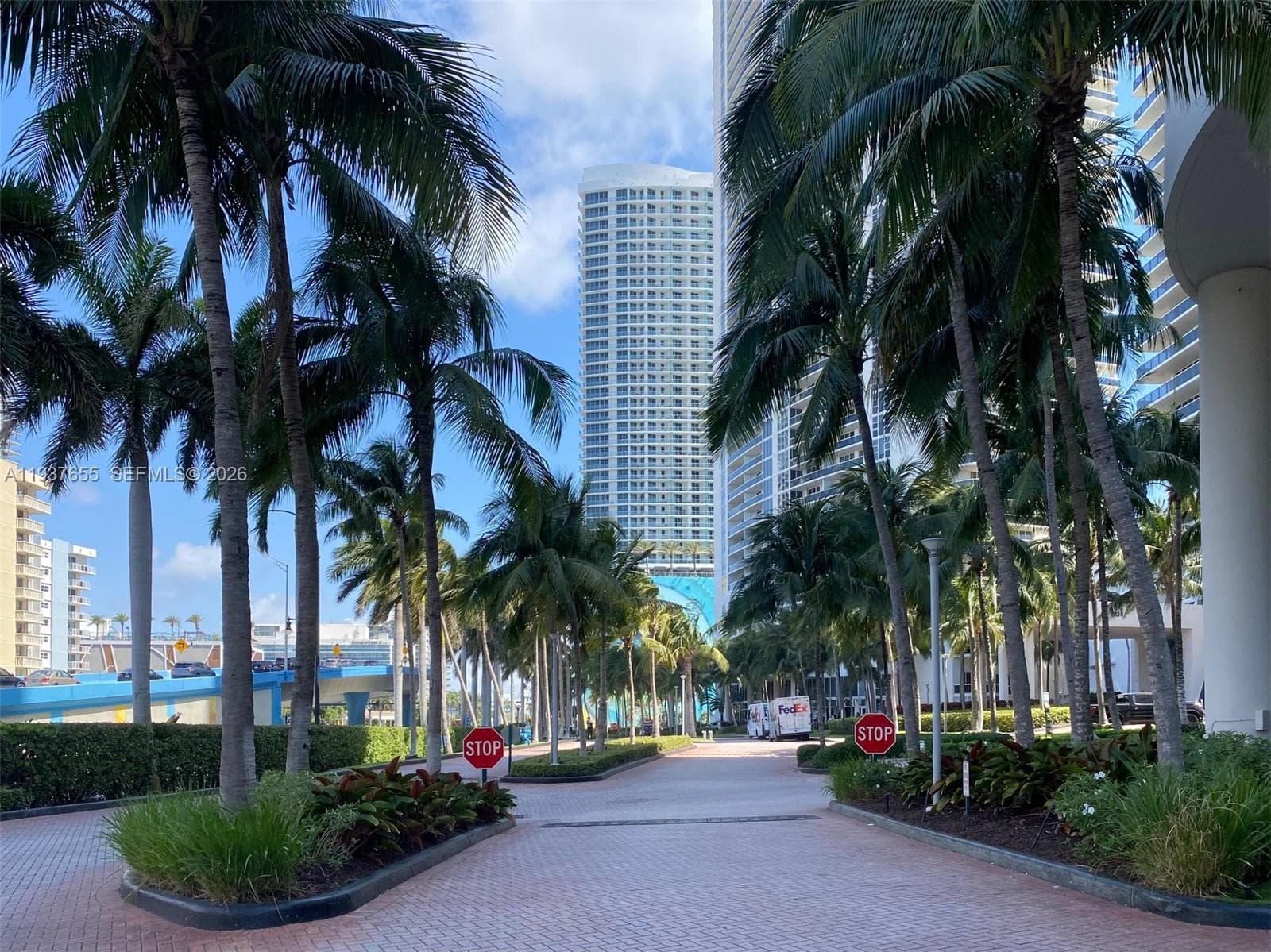 1850 Ocean Dr 4