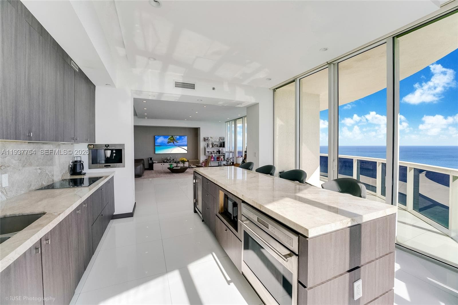 15901 Collins Ave 3