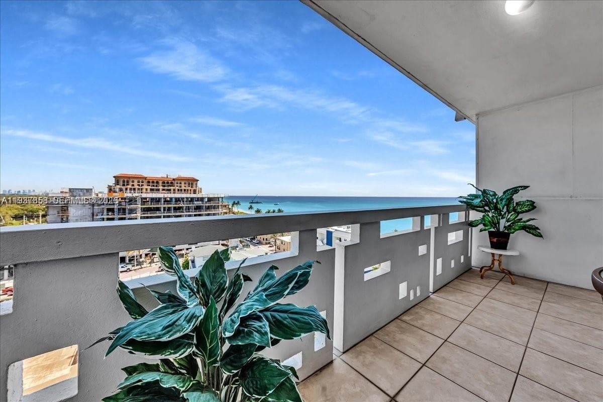 3111 Ocean Dr 904 photo 17