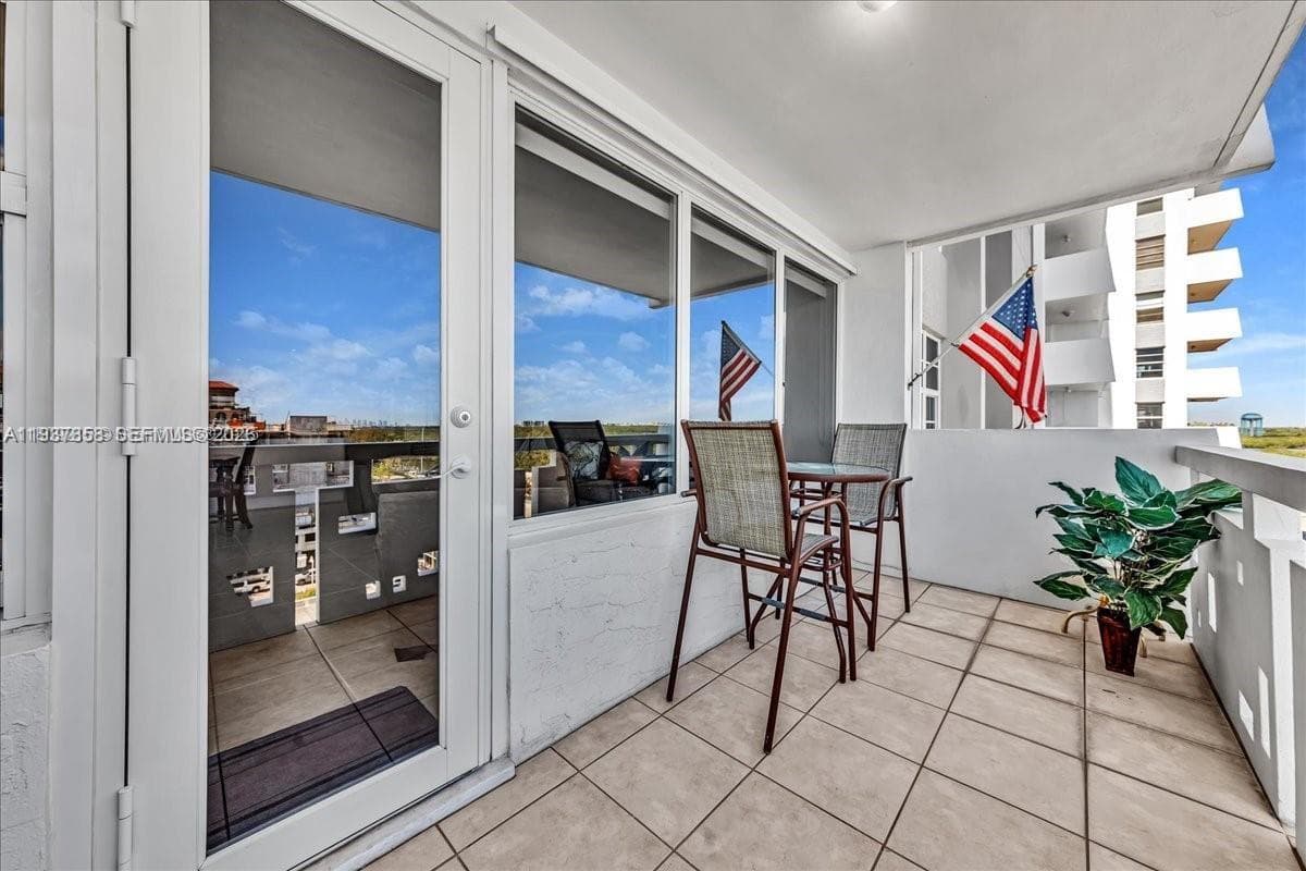 3111 Ocean Dr 904 photo 16