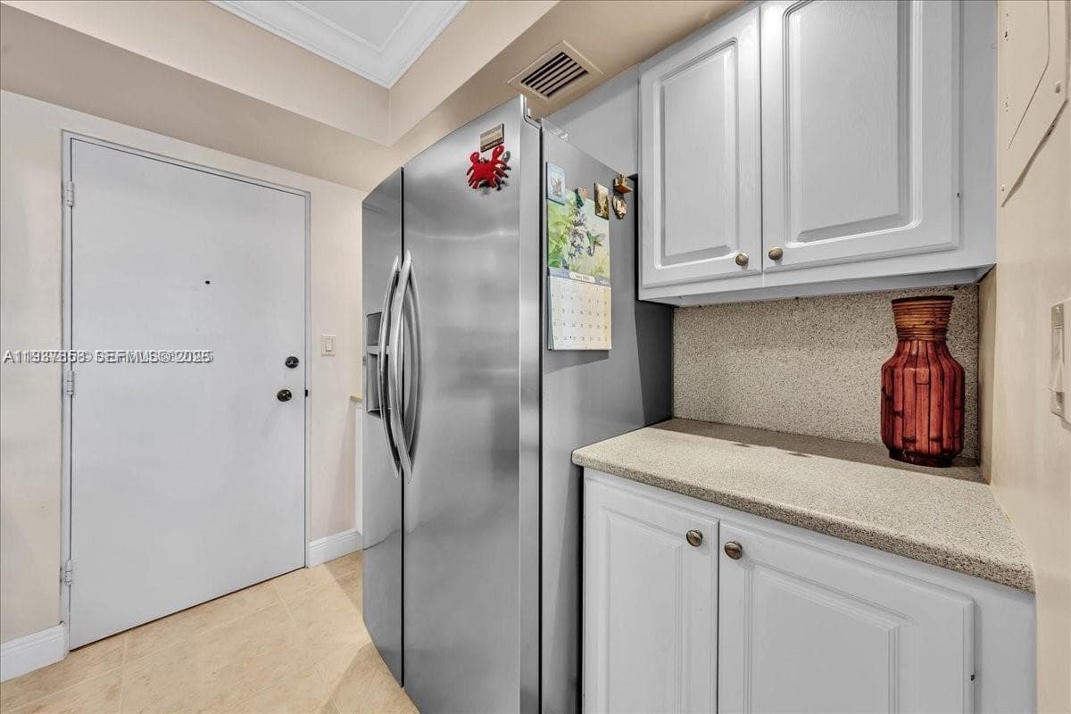 3111 Ocean Dr 904 photo 7