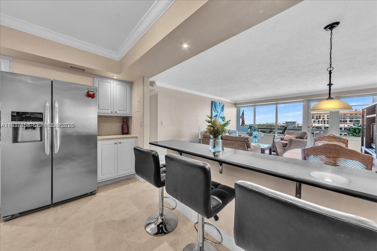 3111 Ocean Dr 5