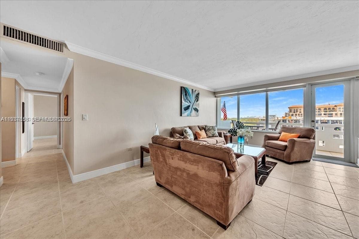 3111 Ocean Dr 904 photo 10