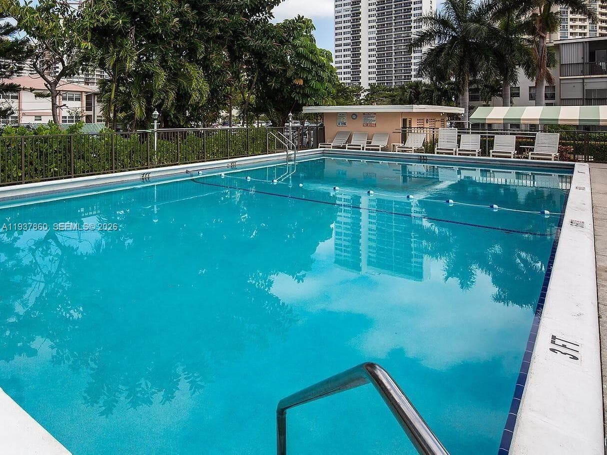 3177 Ocean Dr 305 photo 17