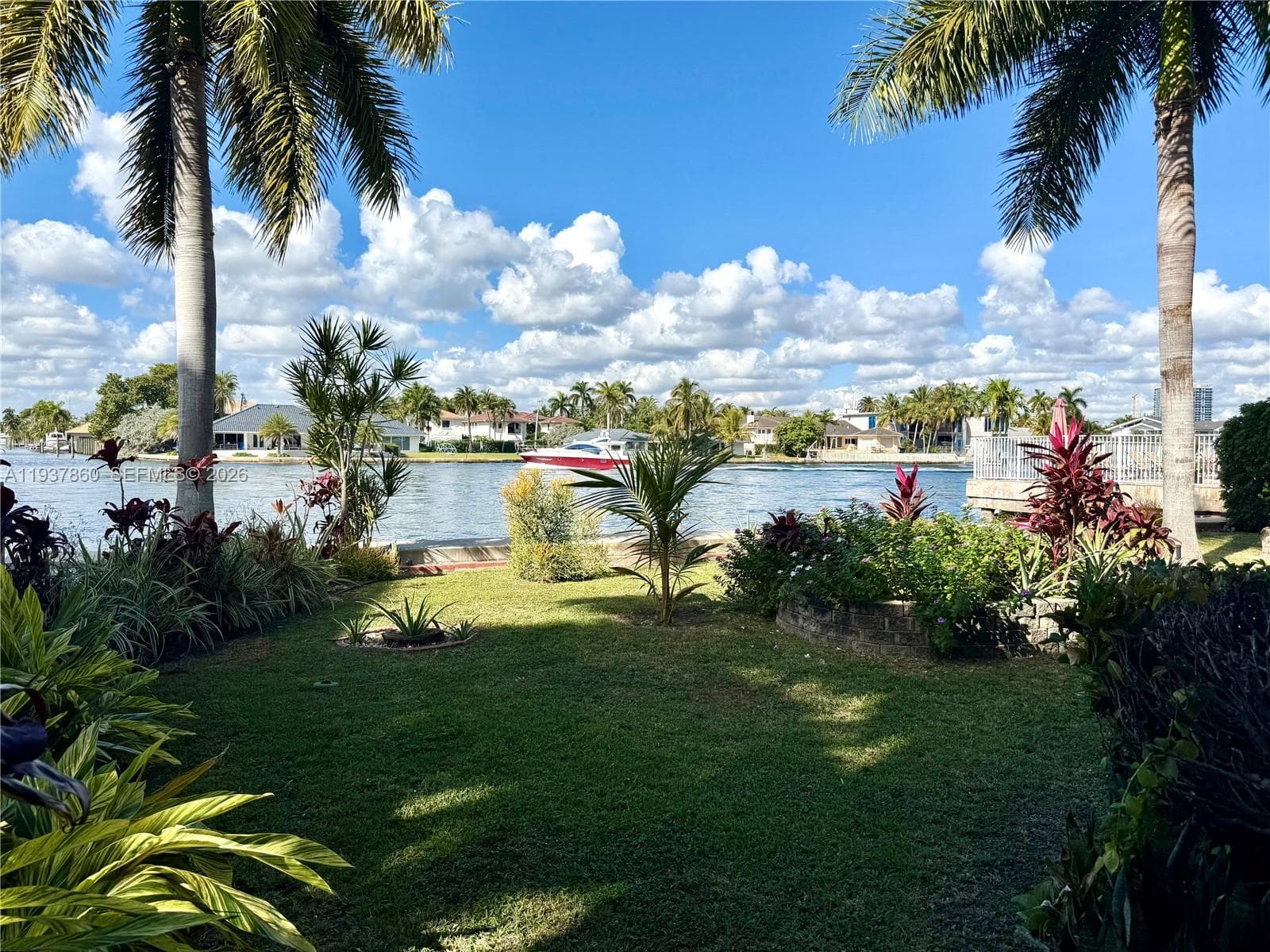 3177 Ocean Dr 305 photo 19