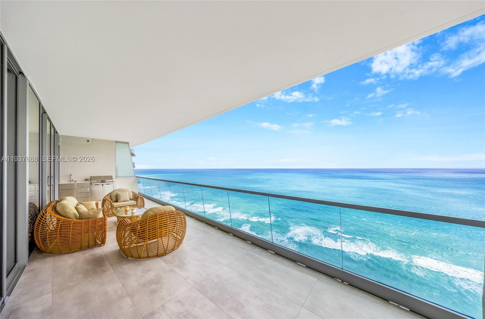 18501 Collins Ave 2