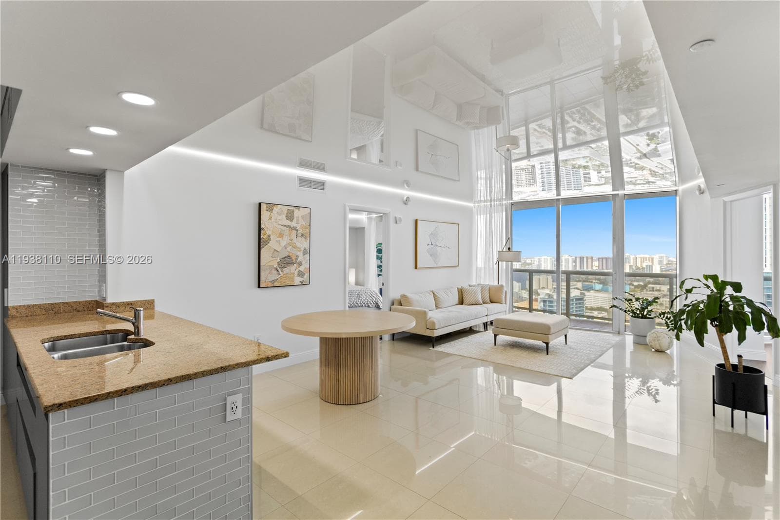 17201 Collins Ave 3502 photo 2