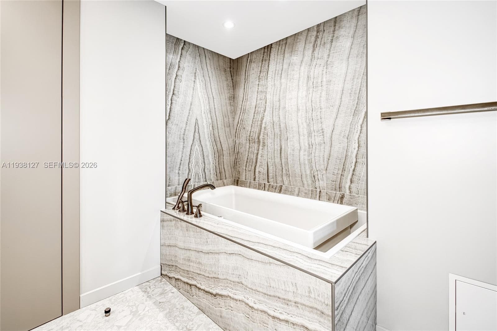 10295 Collins Ave 306 photo 18