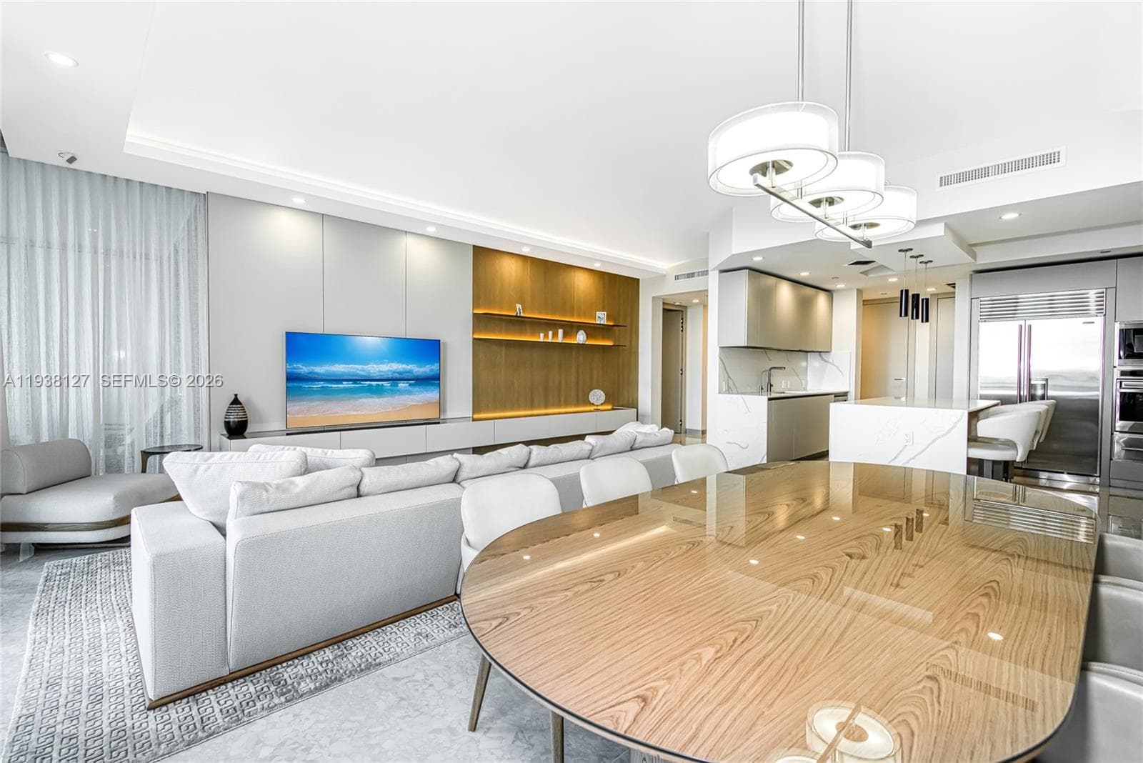 10295 Collins Ave 4