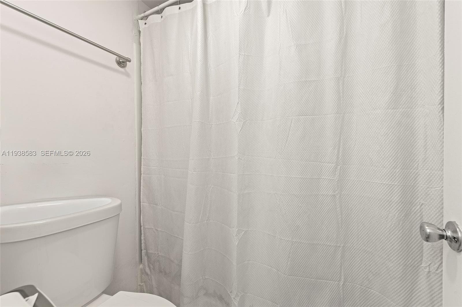2350 NE 135th St 1006 photo 17
