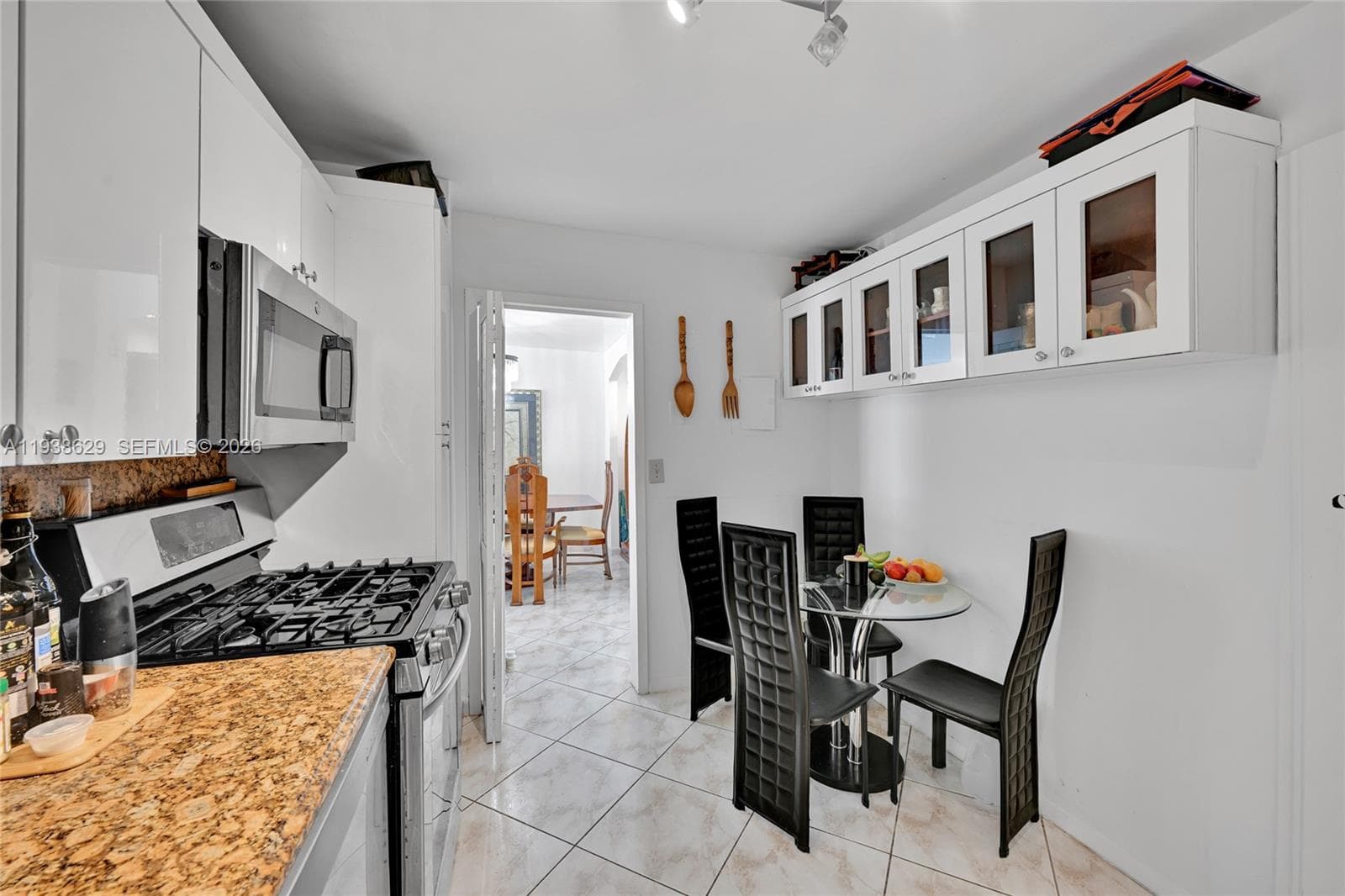 2030 Ocean Dr 2018 photo 12