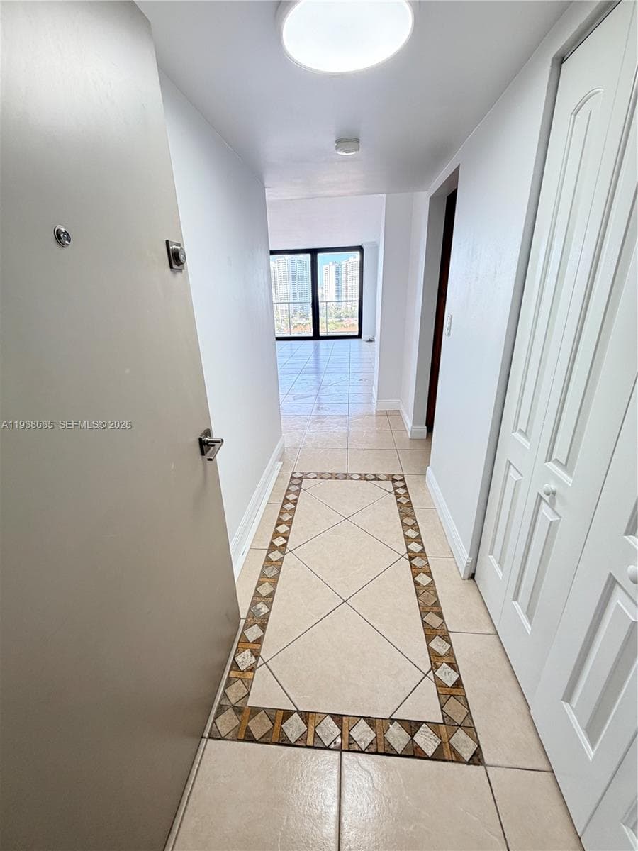 3701 N Country Club Dr 1901 photo 2