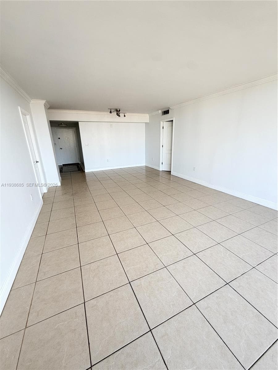3701 N Country Club Dr 1901 photo 13