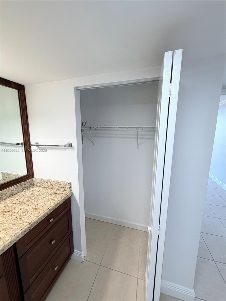 3701 N Country Club Dr 1901 photo 16