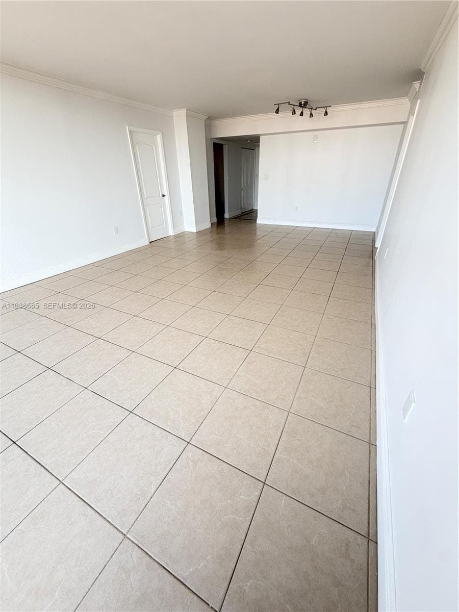 3701 N Country Club Dr 1901 photo 12