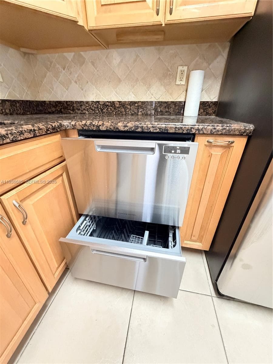 3701 N Country Club Dr 1901 photo 5