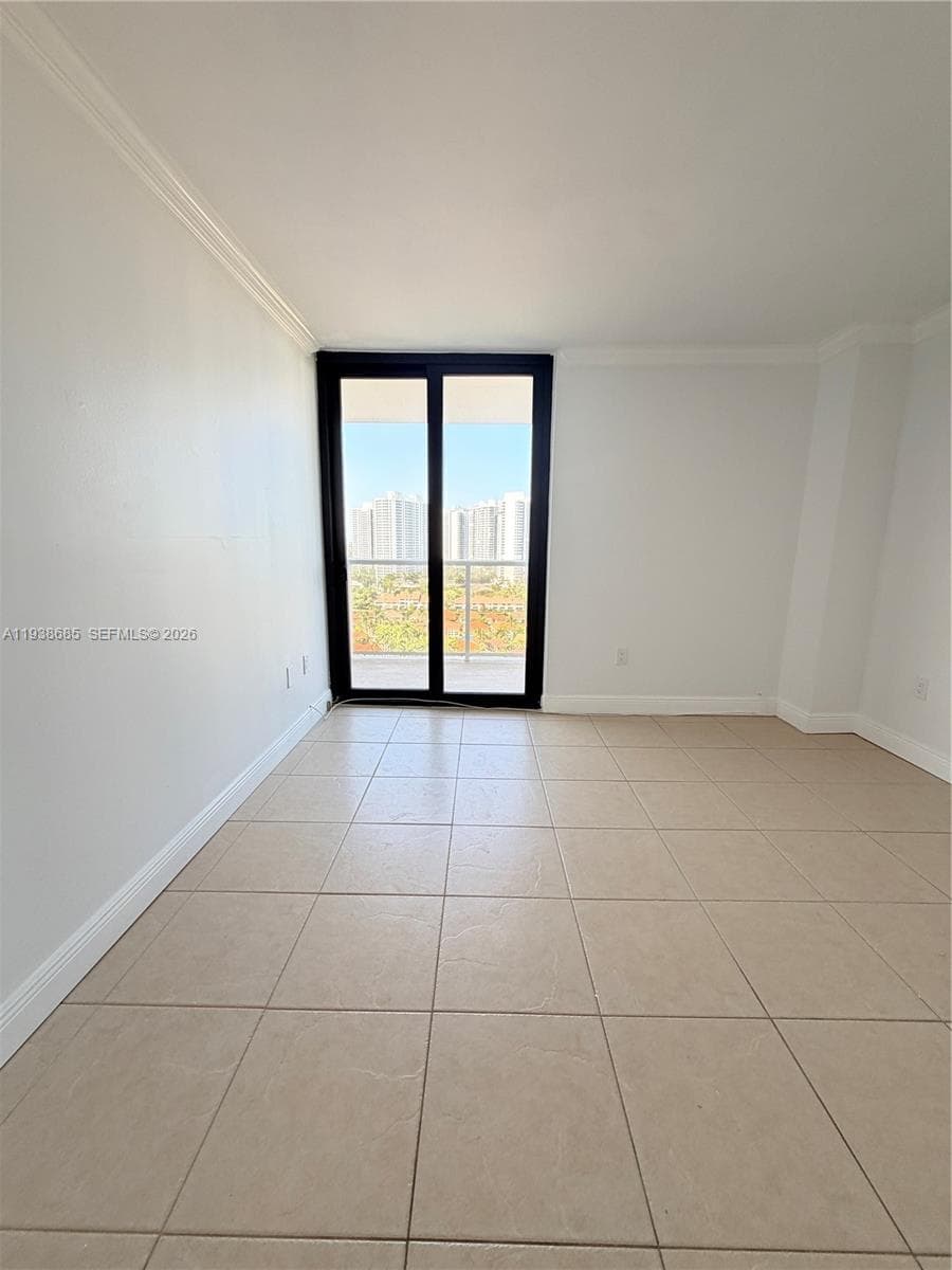 3701 N Country Club Dr 1901 photo 18