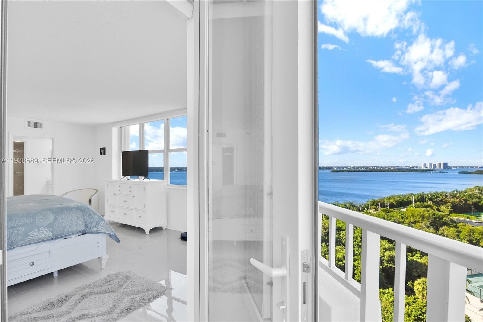 5200 Ocean Dr 1105 photo 23
