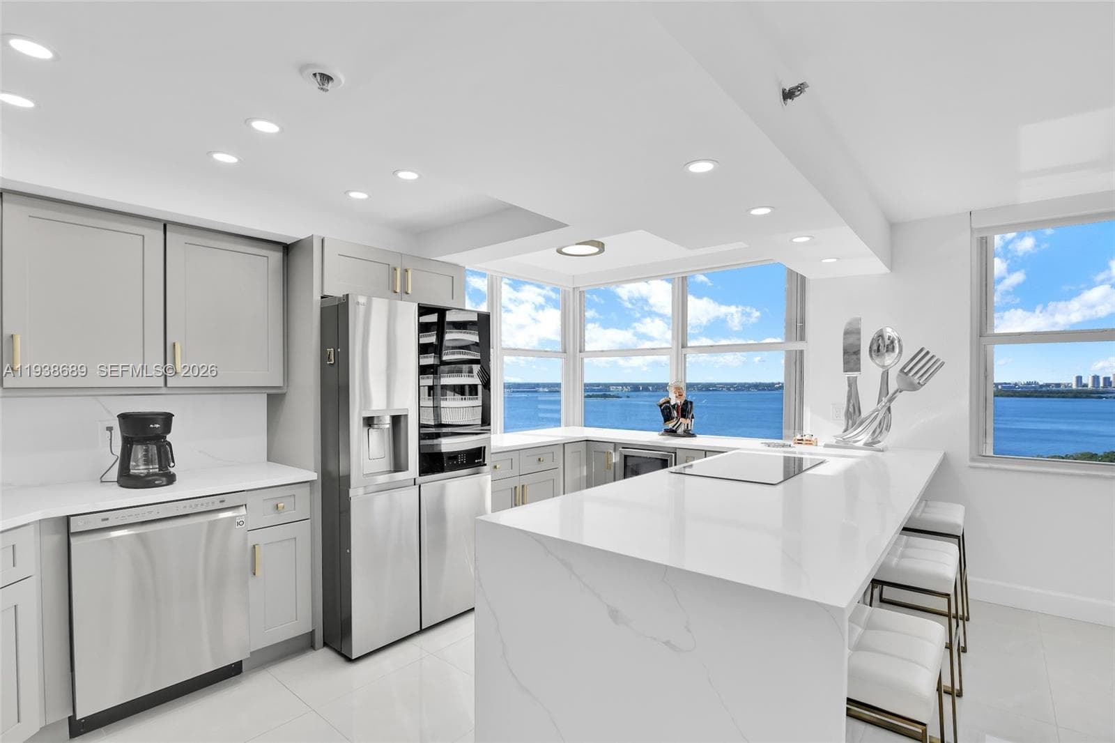 5200 Ocean Dr 1105 photo 6
