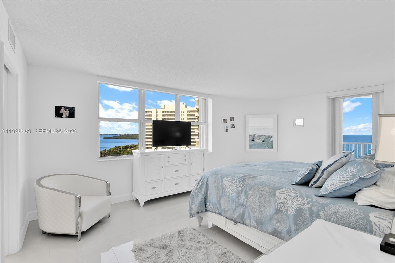 5200 Ocean Dr 1105 photo 20
