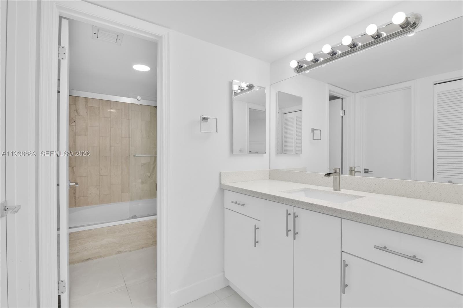 5200 Ocean Dr 1105 photo 24