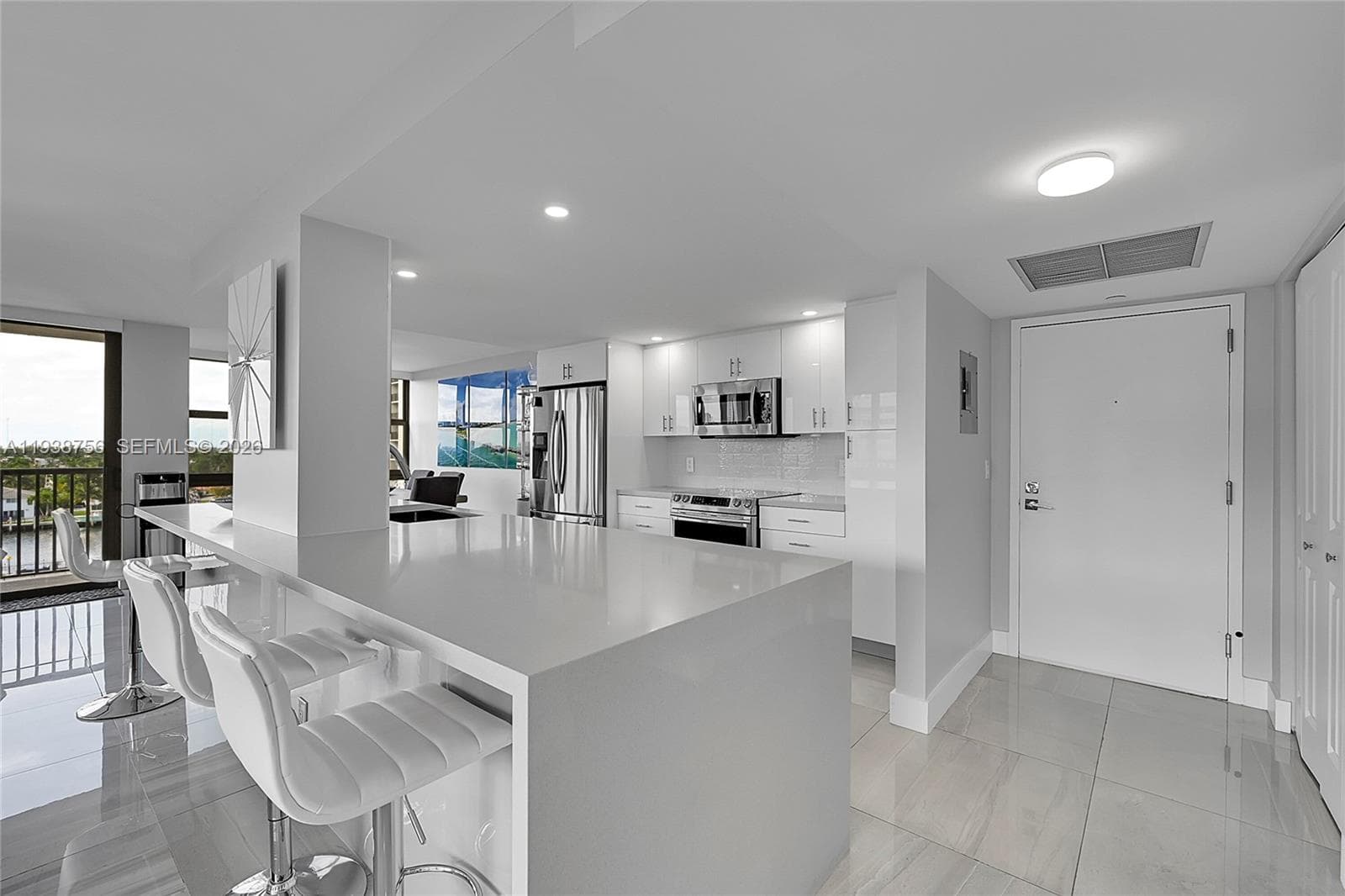 2049 Ocean Dr 701 photo 6
