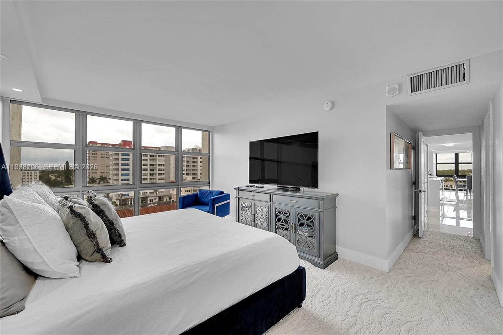 2049 Ocean Dr 701 photo 17