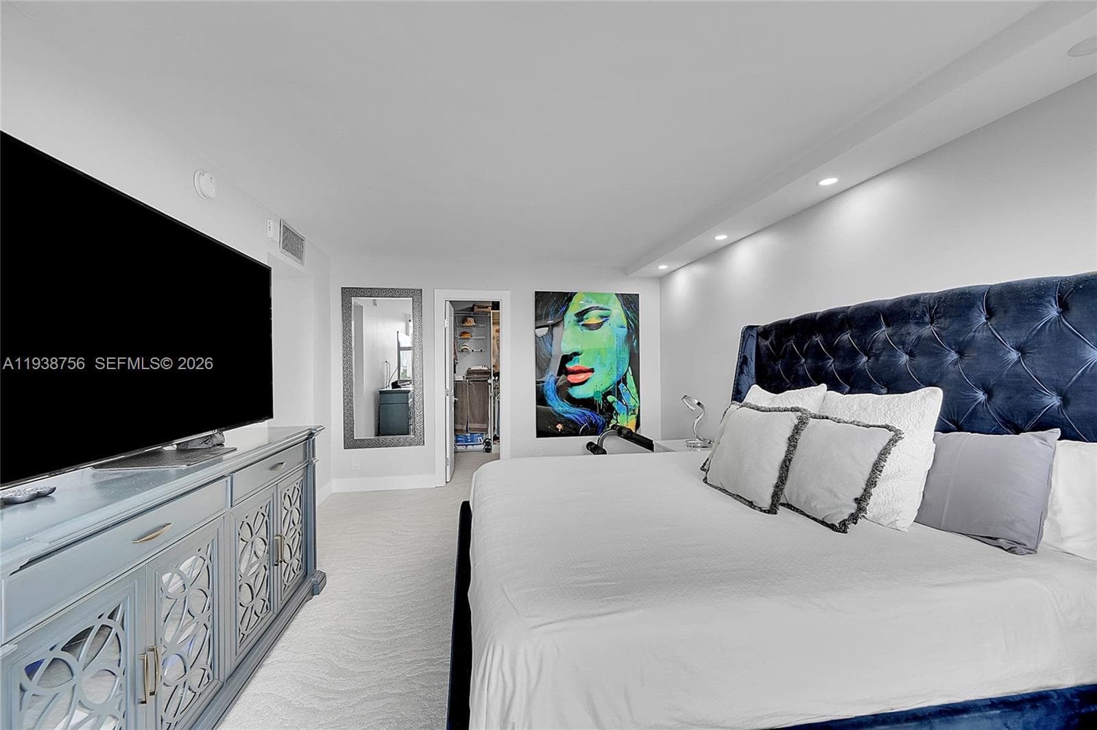 2049 Ocean Dr 701 photo 16