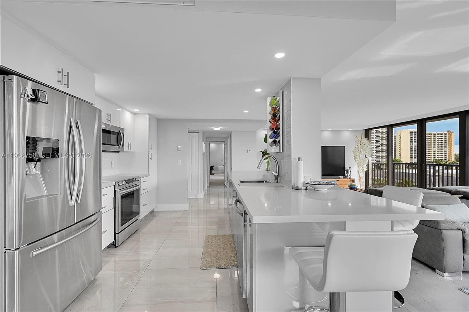 2049 Ocean Dr 3