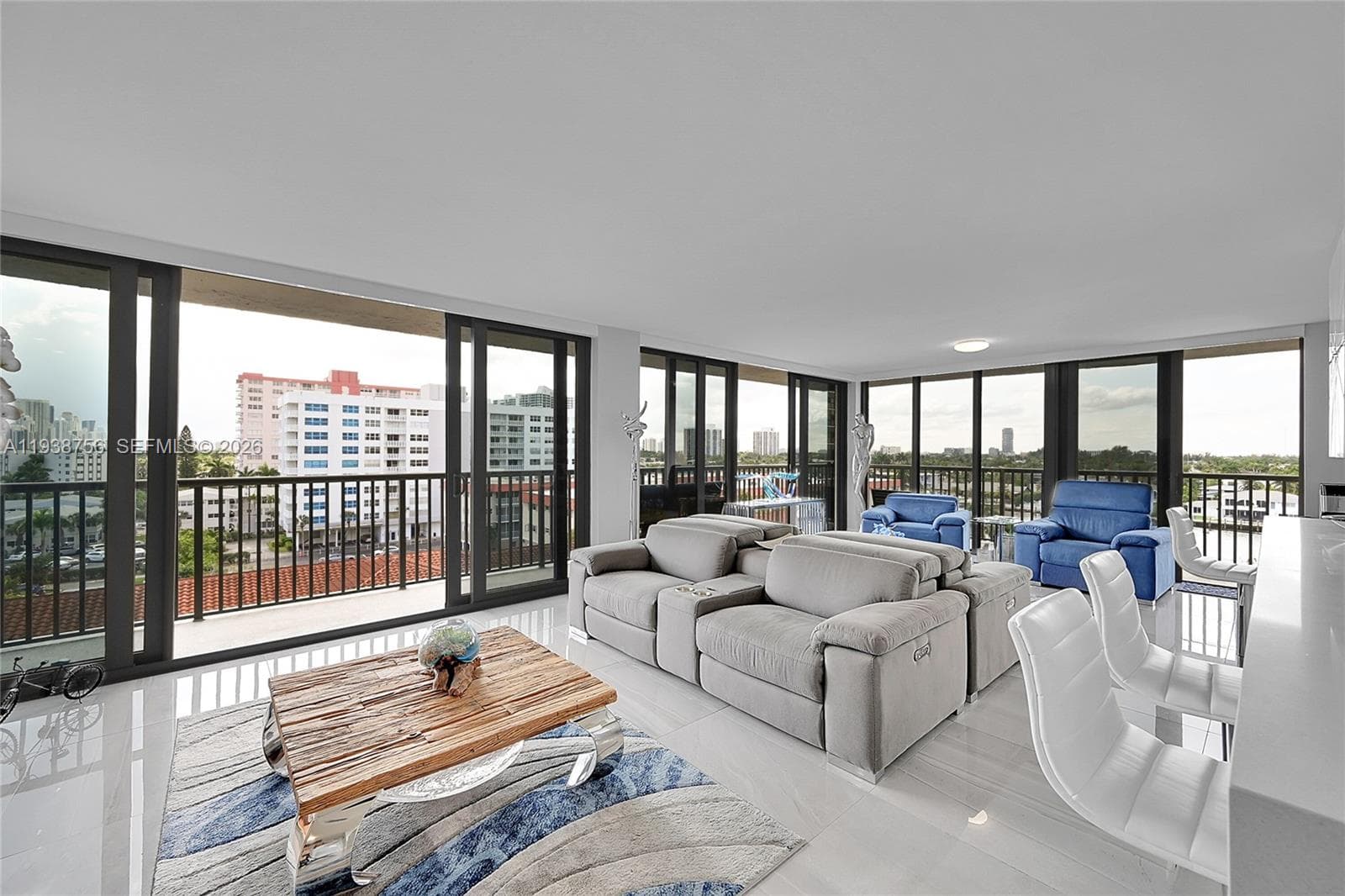 2049 Ocean Dr 701 photo 9