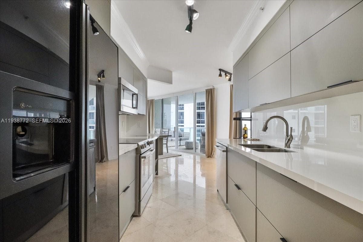 18671 Collins Ave 2404 photo 18