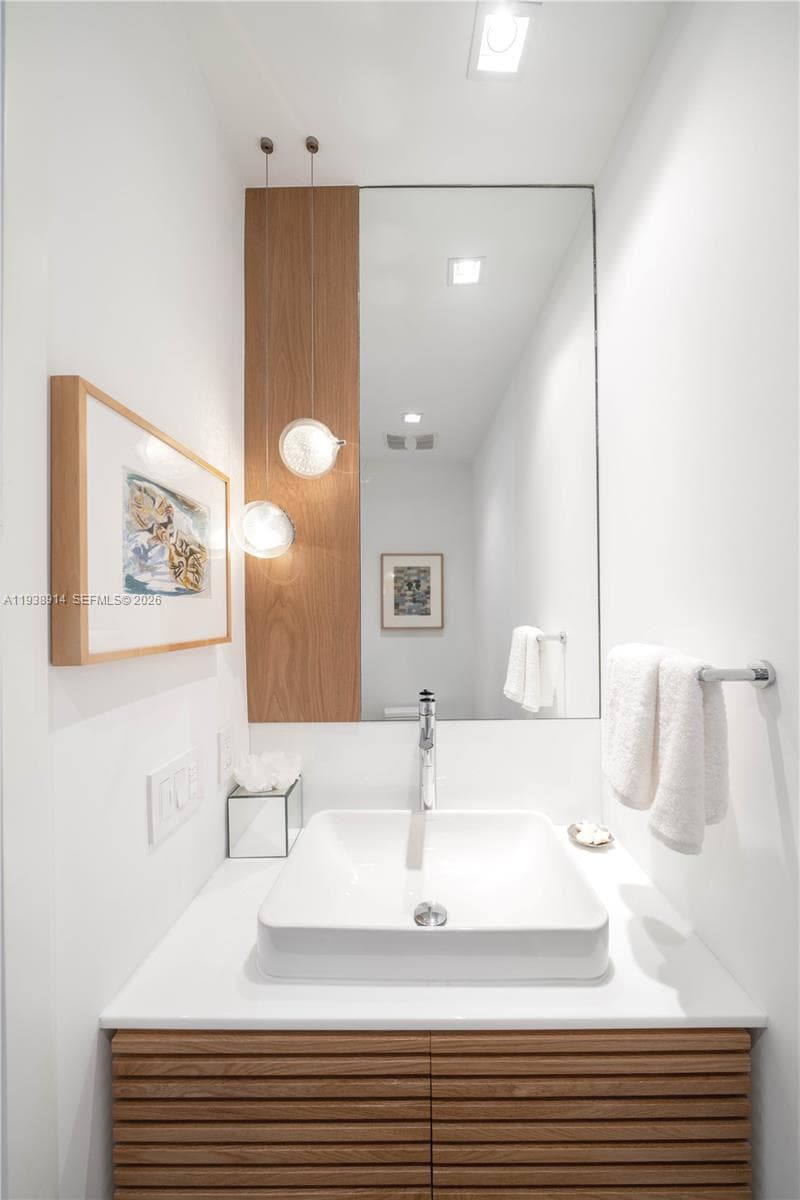 6103 Aqua Ave 701 photo 18